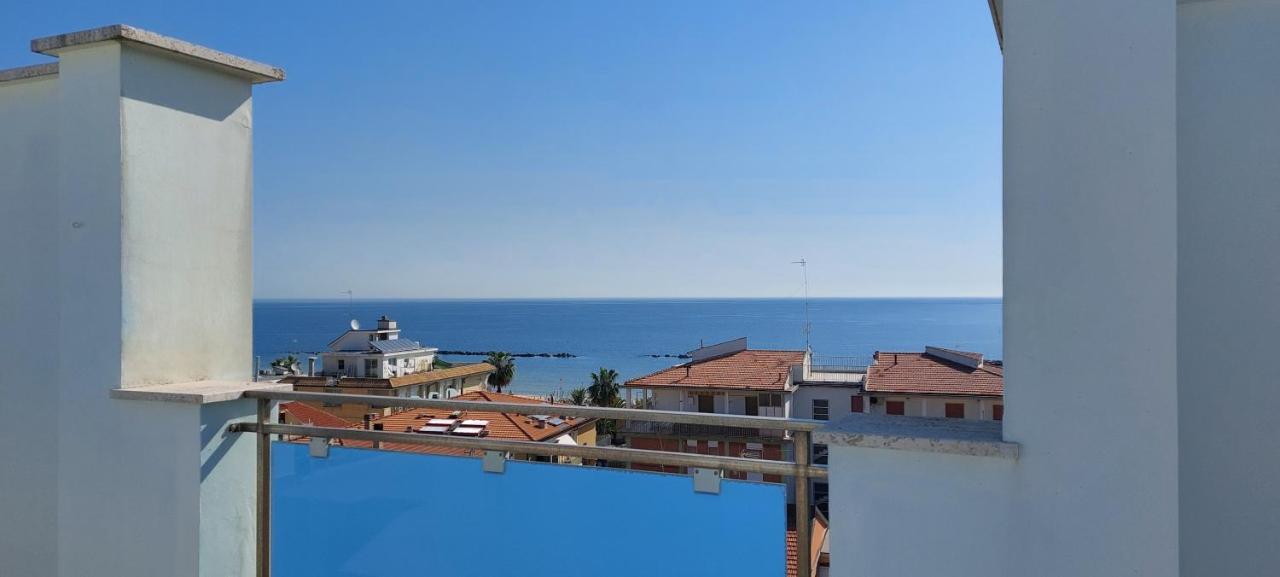 Residence Danubio San Benedetto del Tronto Esterno foto