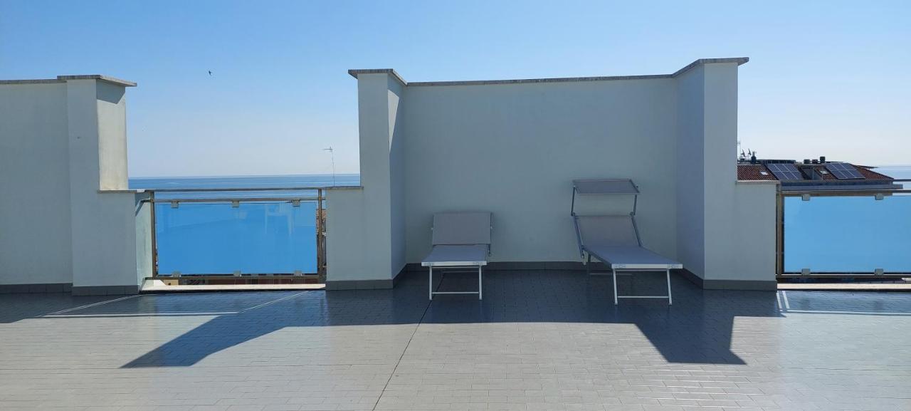 Residence Danubio San Benedetto del Tronto Esterno foto