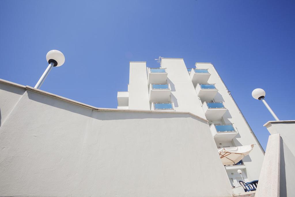 Residence Danubio San Benedetto del Tronto Esterno foto